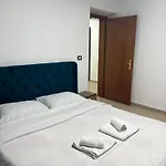 21 Steps\' Lovely Apartment In The Center